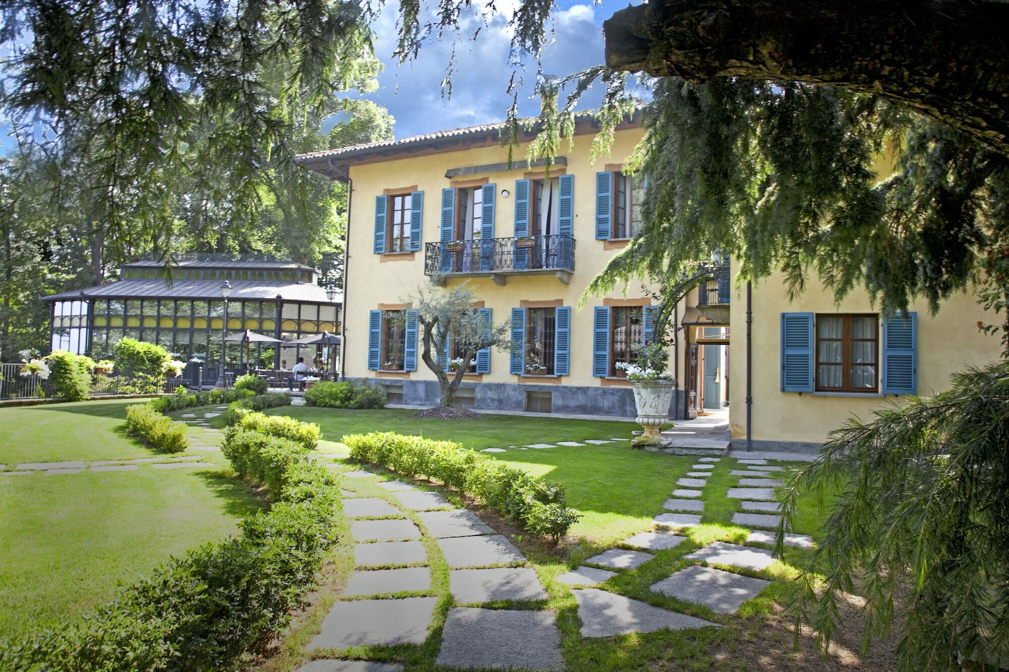 Hotel Villa Beccaris Monforte dʼAlba Exterior foto