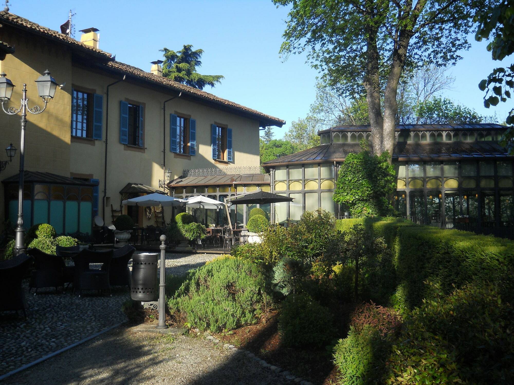 Hotel Villa Beccaris Monforte dʼAlba Exterior foto