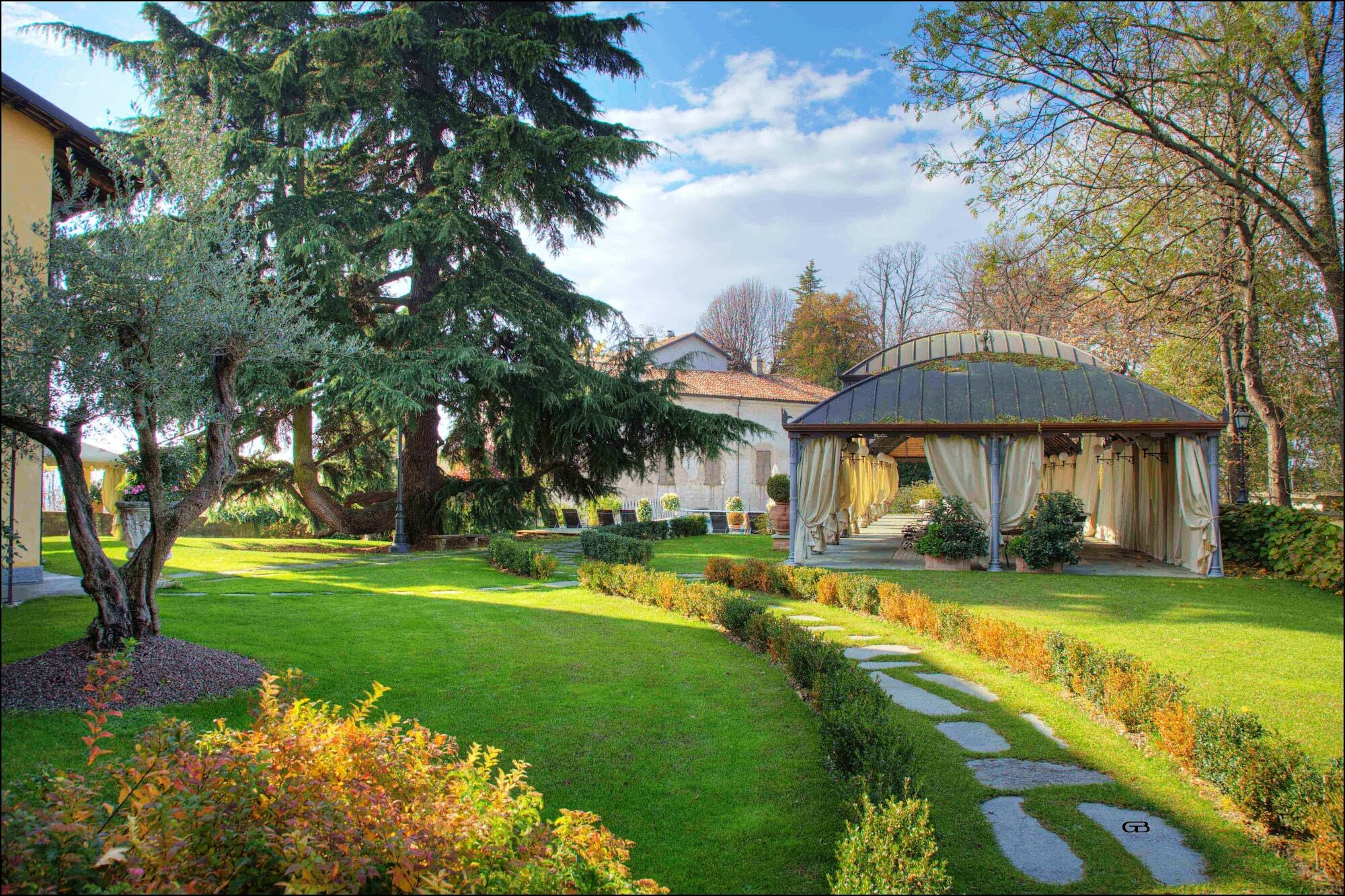 Hotel Villa Beccaris Monforte dʼAlba Exterior foto